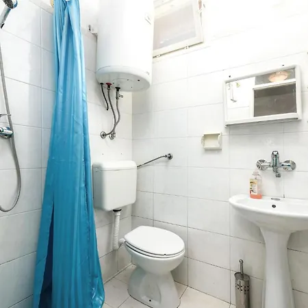 Дом отдыха 1 Bedroom Stunning In